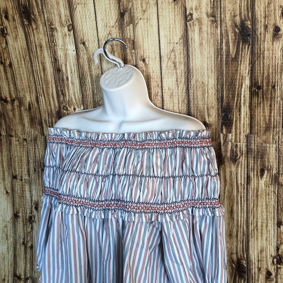 NWT Gianni Bini Magda off the shoulders top - Picture 8 of 8